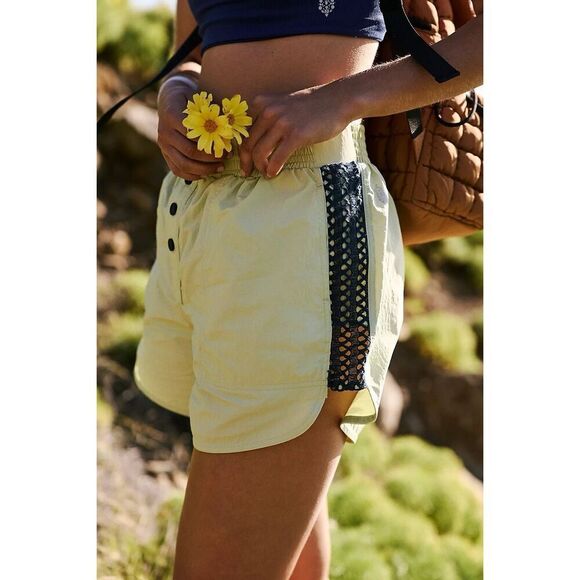 FP Movement Underdog Shorts in Lemon Grass Size Small *will fit medium - Picture 1 of 4